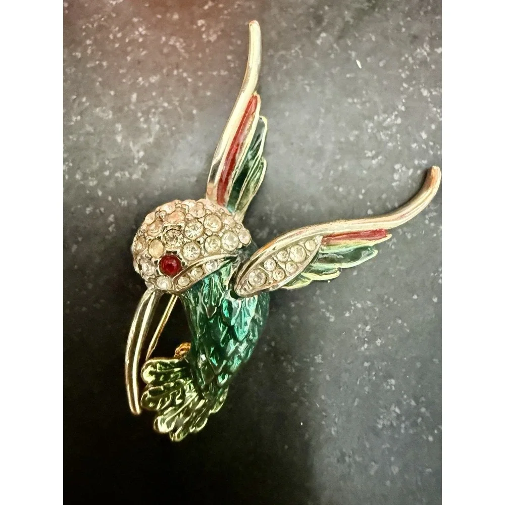Vintage Rhinestone Enamel Hummingbird Brooch Pin Gold Tone Made In Taiwan
